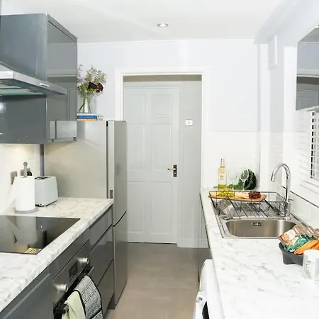 Stylish In - Free Wifi & Parking - Close To Racecourse & Centre Appartamento York