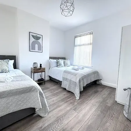 Daire Stylish In - Free Wifi & Parking - Close To Racecourse & Centre