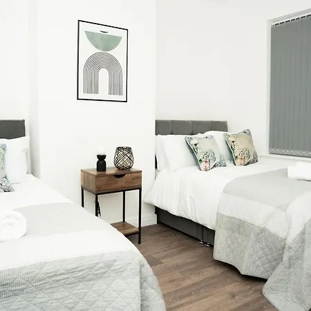 Stylish In - Free Wifi & Parking - Close To Racecourse & Centre *