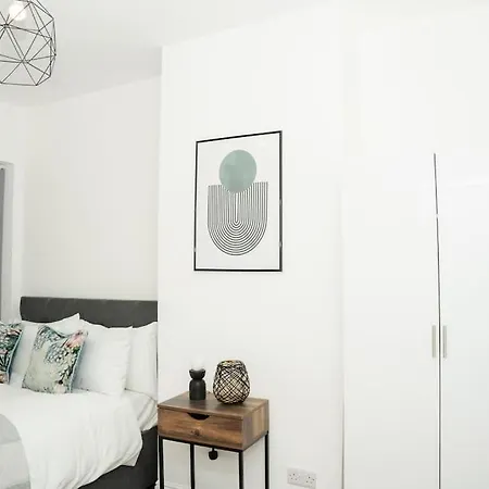 Stylish In - Free Wifi & Parking - Close To Racecourse & Centre Apartament York