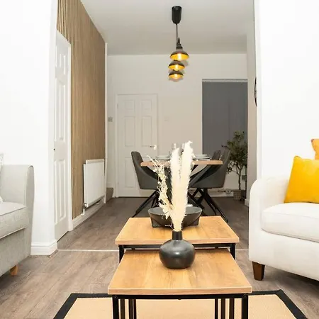 Stylish In - Free Wifi & Parking - Close To Racecourse & Centre Apartament York