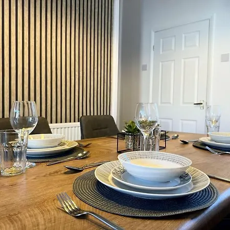 Stylish In - Free Wifi & Parking - Close To Racecourse & Centre Apartament