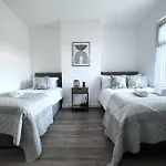 Stylish In - Free Wifi & Parking - Close To Racecourse & Centre Lejlighed York