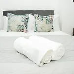 Stylish In - Free Wifi & Parking - Close To Racecourse & Centre Lejlighed *